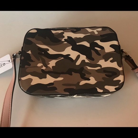 guess utility vibe crossbody top zip